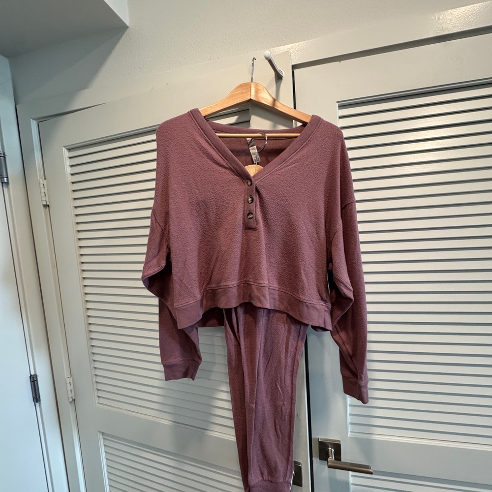 Cozy Mauve Purple Alolux Lounge Set!